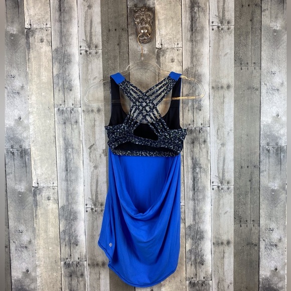 Lululemon Wild Tank in Pipe Dream Blue / Digi Pixie Caspian Blue Black Size 8. - Picture 3 of 15